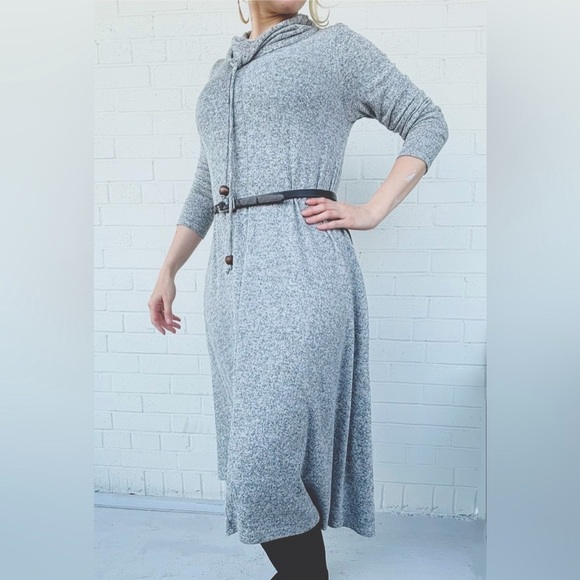 Cielo Blu Dresses & Skirts - Luxurious Cowl-neck Dress